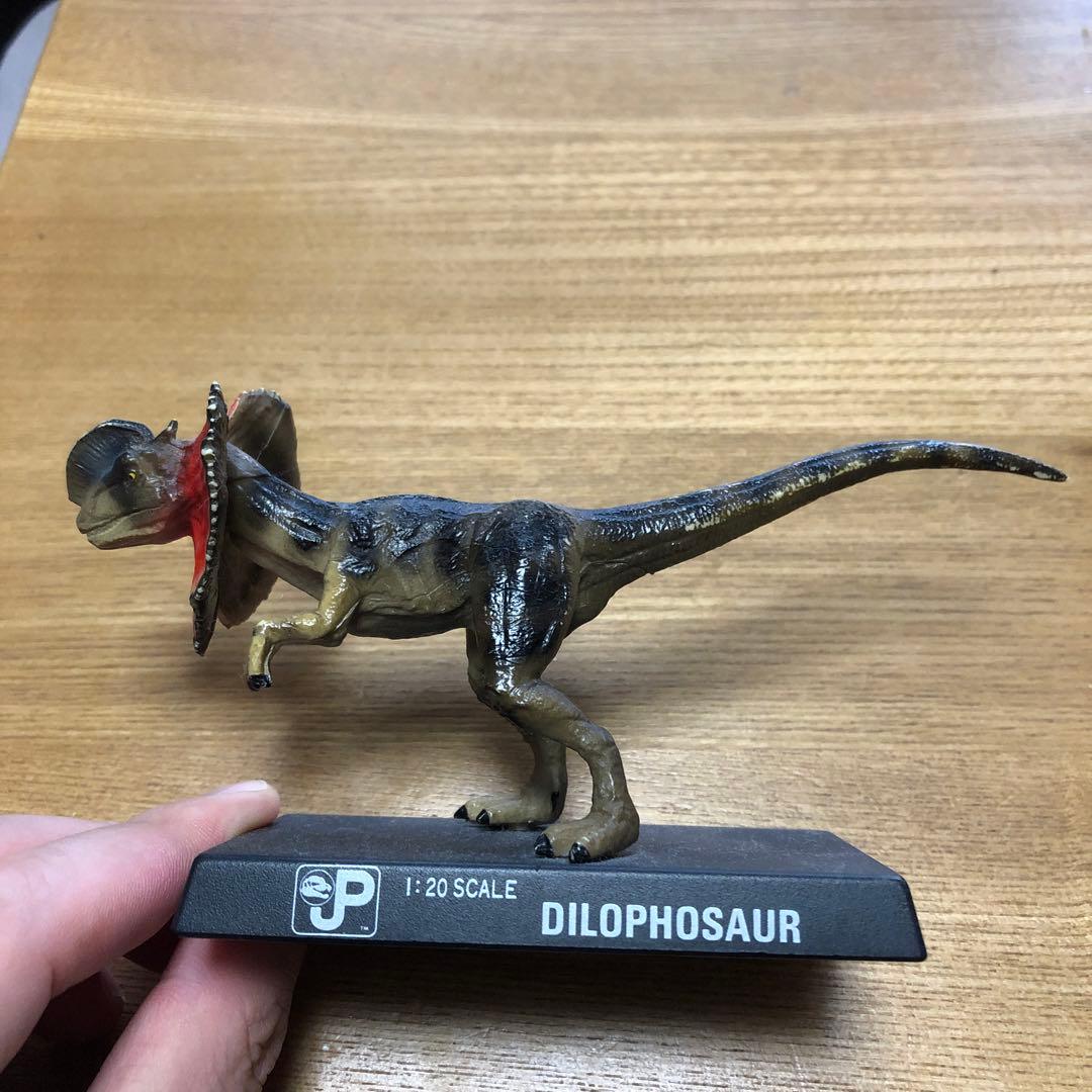 恐竜　フィギュア