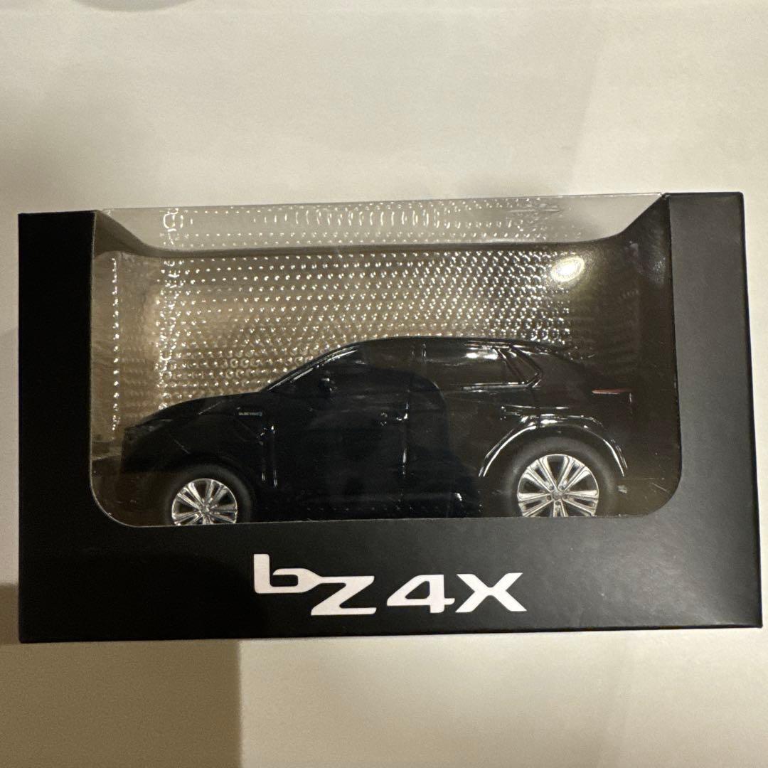 トヨタ bZ4X ミニカー 黒 - メルカリ