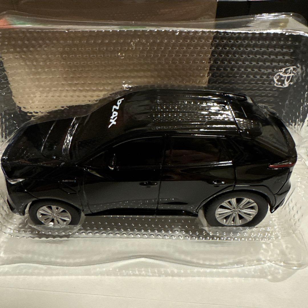 トヨタ bZ4X ミニカー 黒 - メルカリ