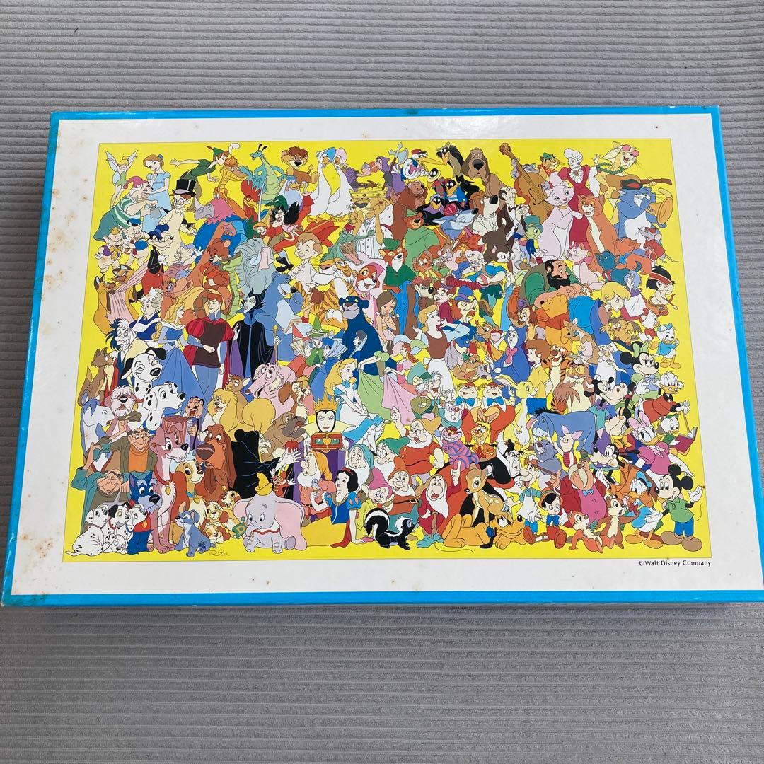 ディズニーキャラクター162大集合！2000ピースパズル - メルカリ