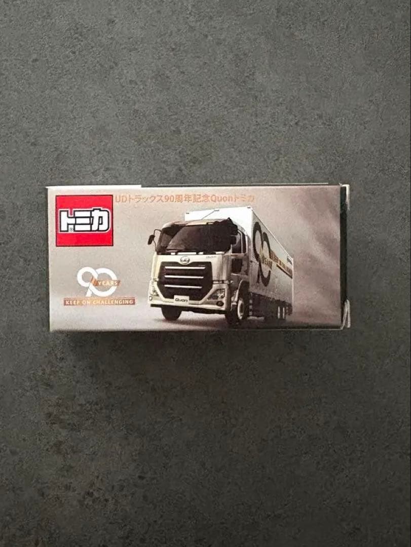 トミカ UDトラックス90周年記念ミニカー　パーフェクトクオン非売品