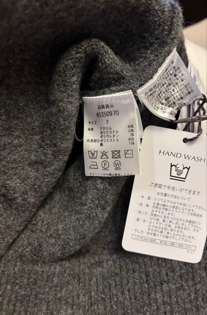 新品タグ付き✨ ジャスグリッティー パール刺繍プルオーバー - メルカリ