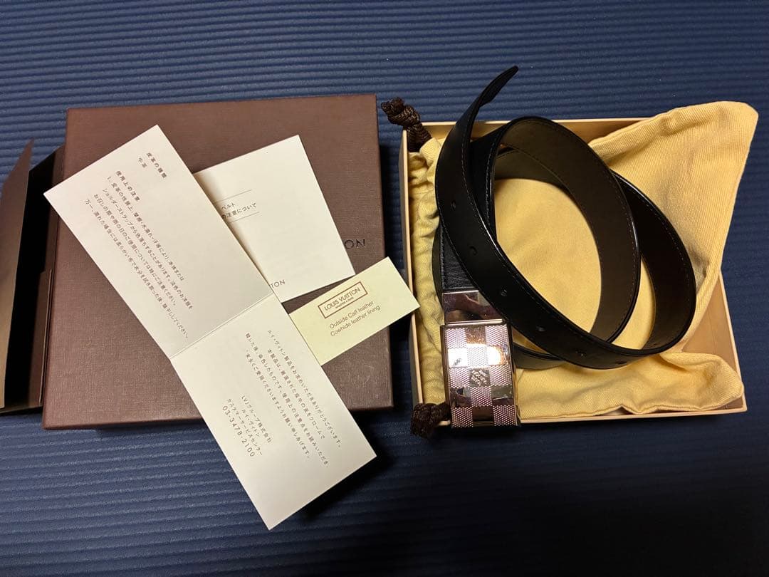 LOUIS VUITTON 黒いベルト ダミエバックル