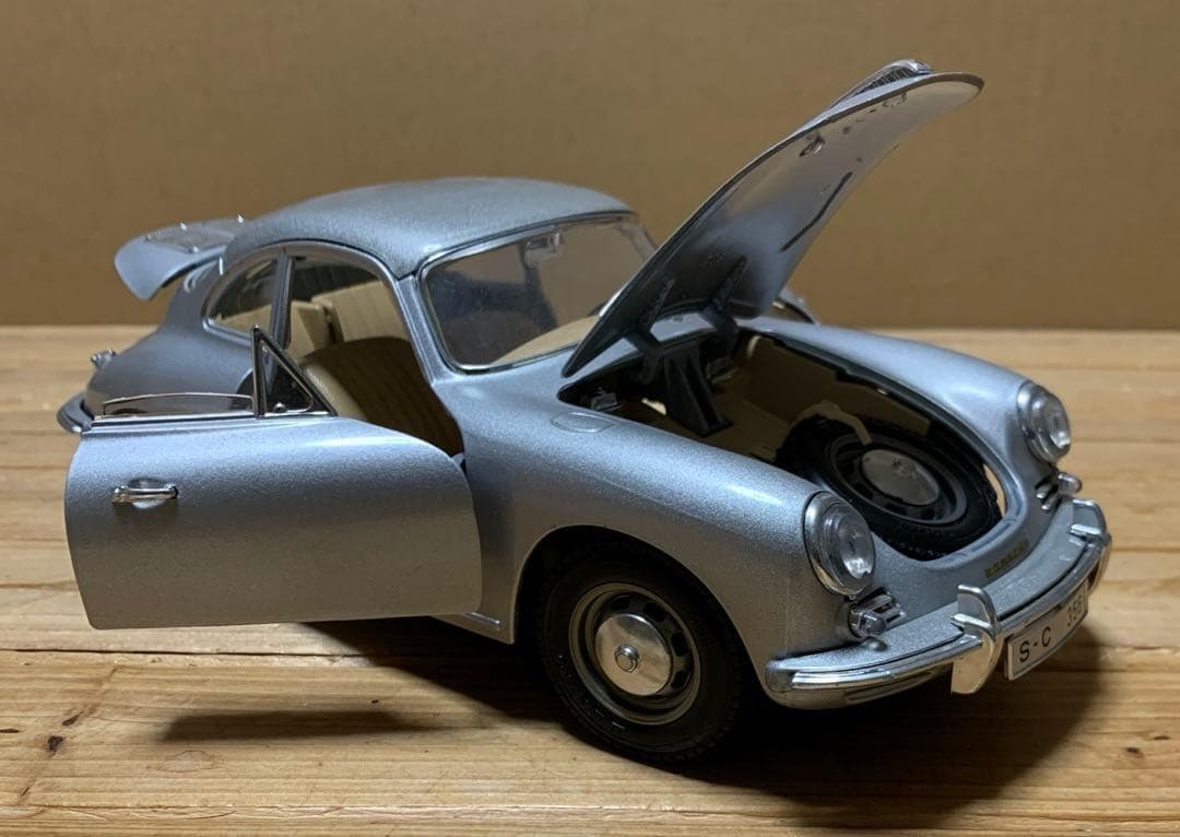 ミニカー　1/18　PORSCHE　ポルシェ　356B 1961　シルバー