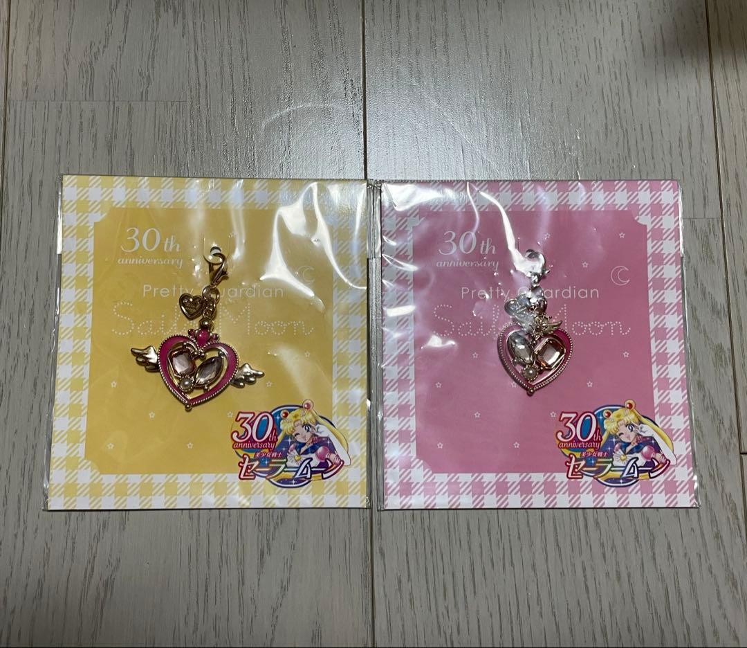 セーラームーン　クライシスムーン　ちびムーン　コンパクト　ファスナーチャーム