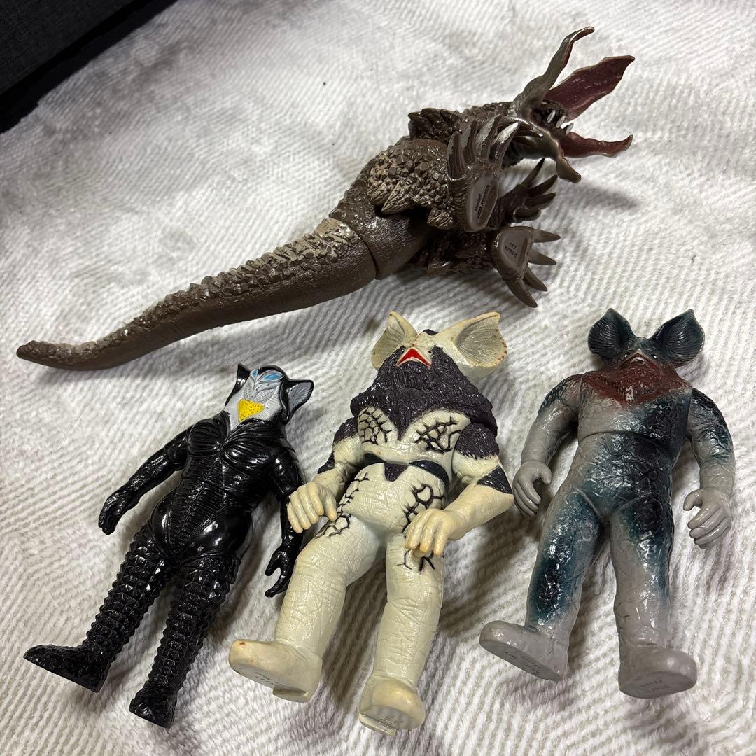 昭和レトロ ウルトラマンシリーズ 怪獣ソフビ4体セット