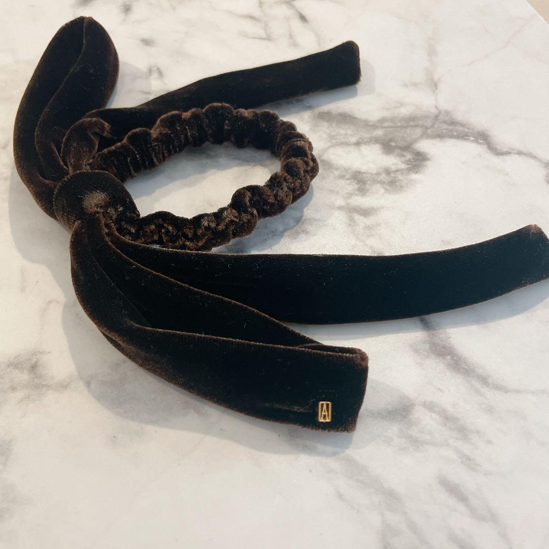 新品未使用 ALEXANDRE DE PARIS ベロアリボンポニー ブラウン - メルカリ