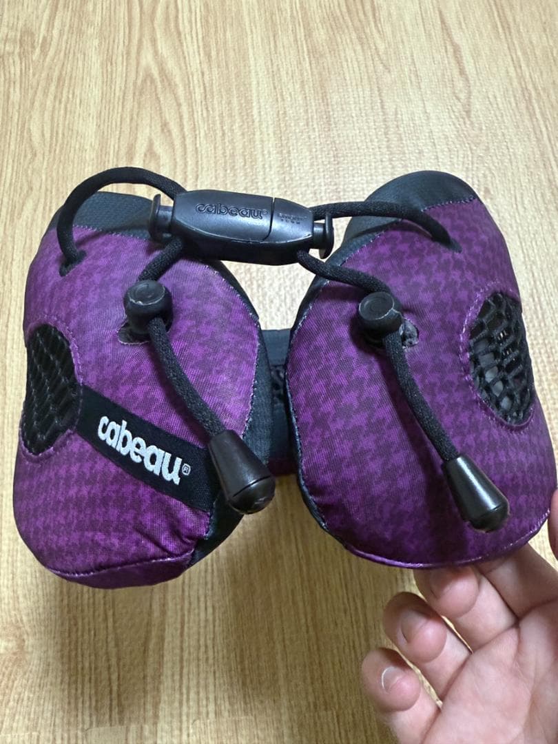 ネックピロー cabeau EVOLUTION COOL パープル・ブラック