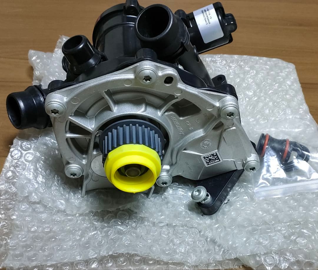 アウディウォーターポンプサーモスタットASSY 新品 Oリング付即日発送　送料込 Audi（アウディ） A3(8P) A4(8K B8) A5(8T 8F) A6(4G C7) ウォーター