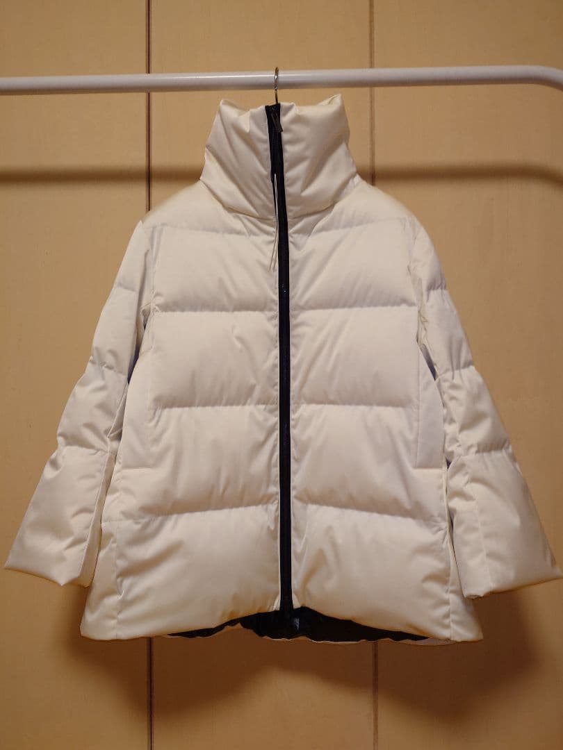 ユニクロ　+J復刻ダウンボリュームジャケット　Lサイズ オフホワイト