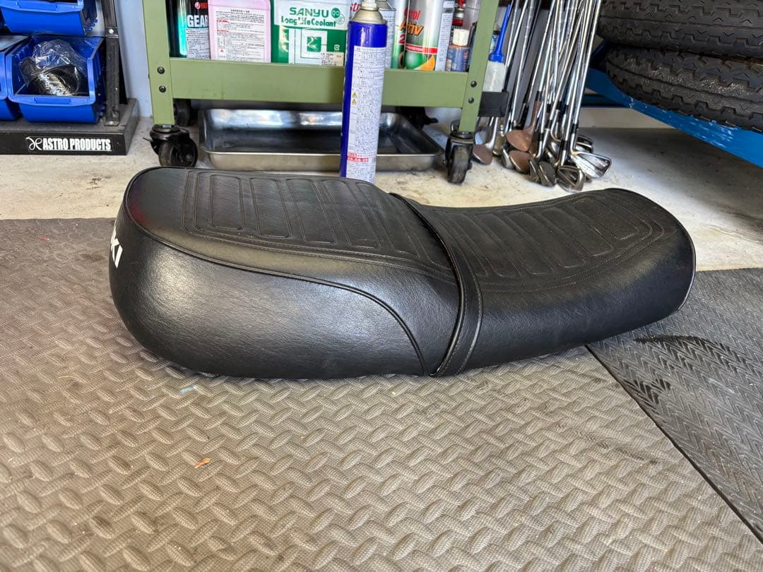 スズキ ブラックシート ストライプデザイン　GT380