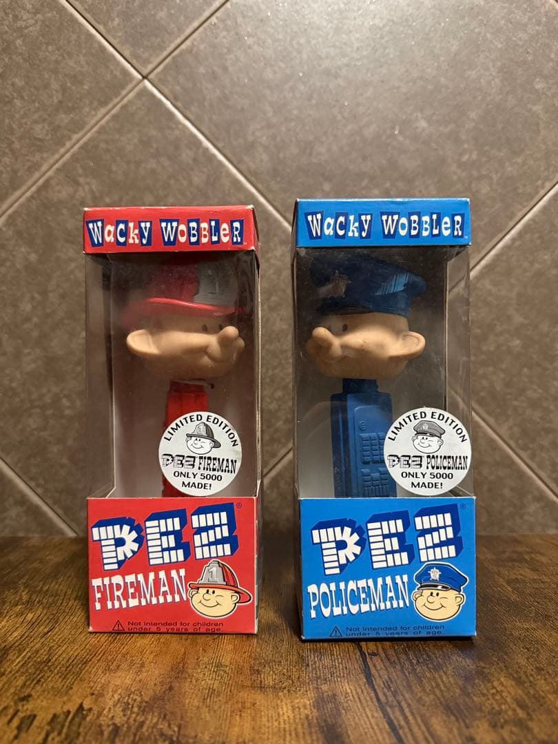 【FUNKO WACKY WOBBLER】 PEZ ポリスマン & 消防士