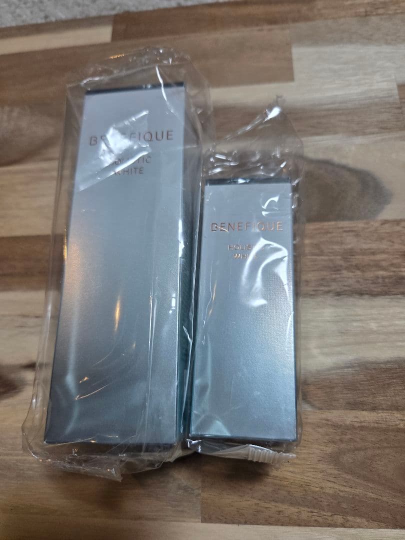 ベネフィーク　ホリスティックホワイト２点セット売り