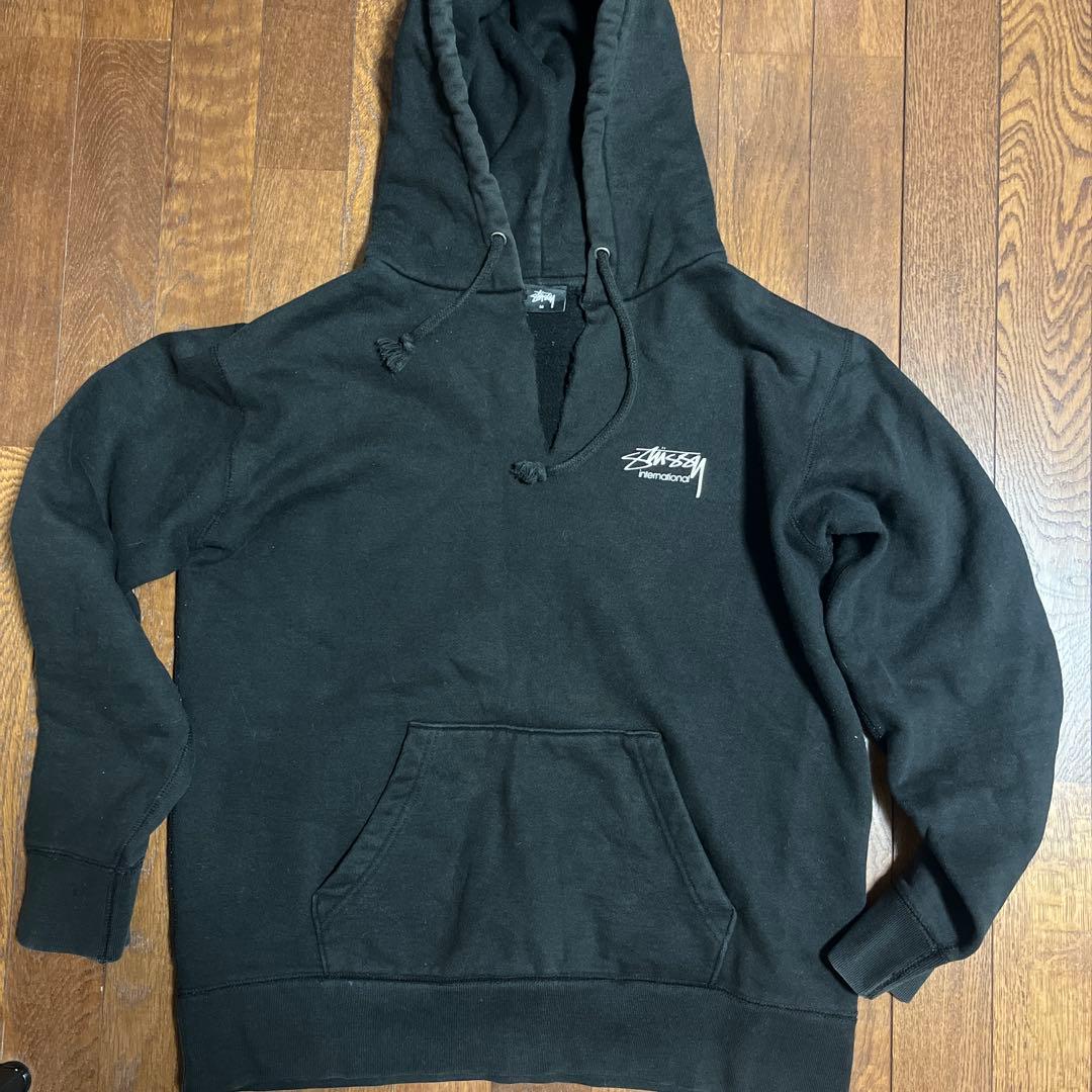 Stussy ブラック フード付きパーカー M - メルカリ