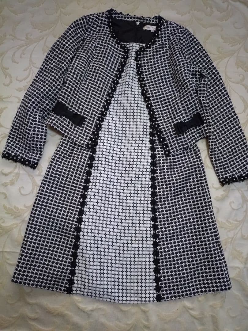 ゆんゆん様　スーパービューティー　ひざ丈ワンピースとジャケット　42