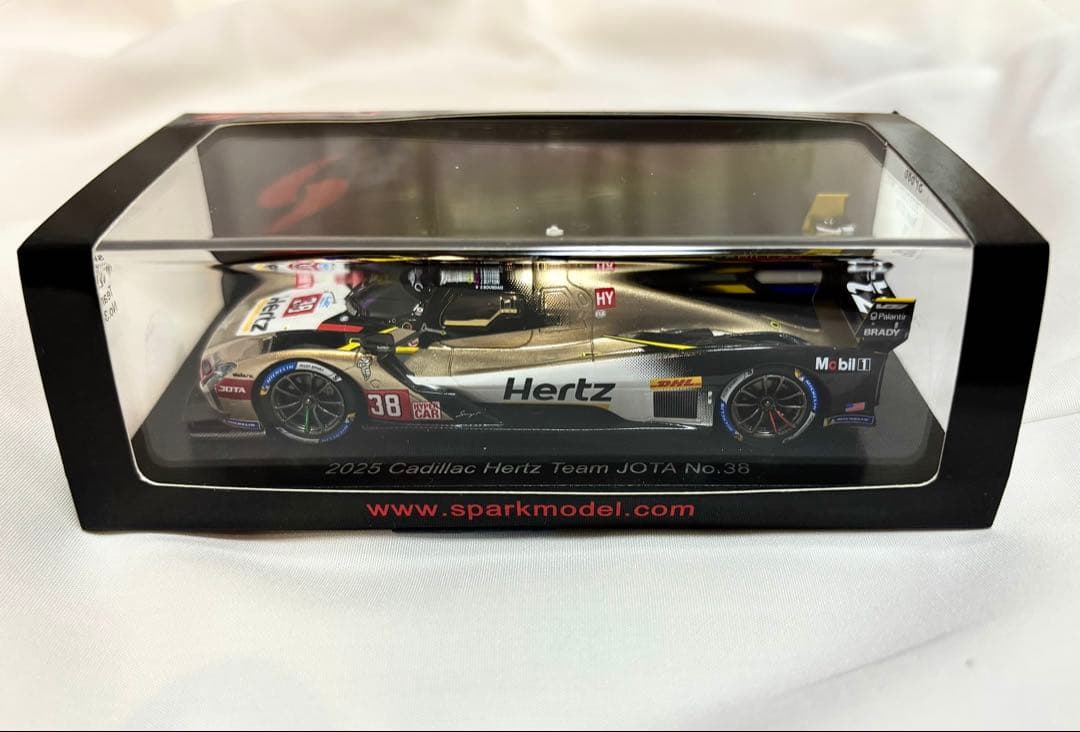 2025 Cadillac Hertz Team JOTA No.38 ミニカー