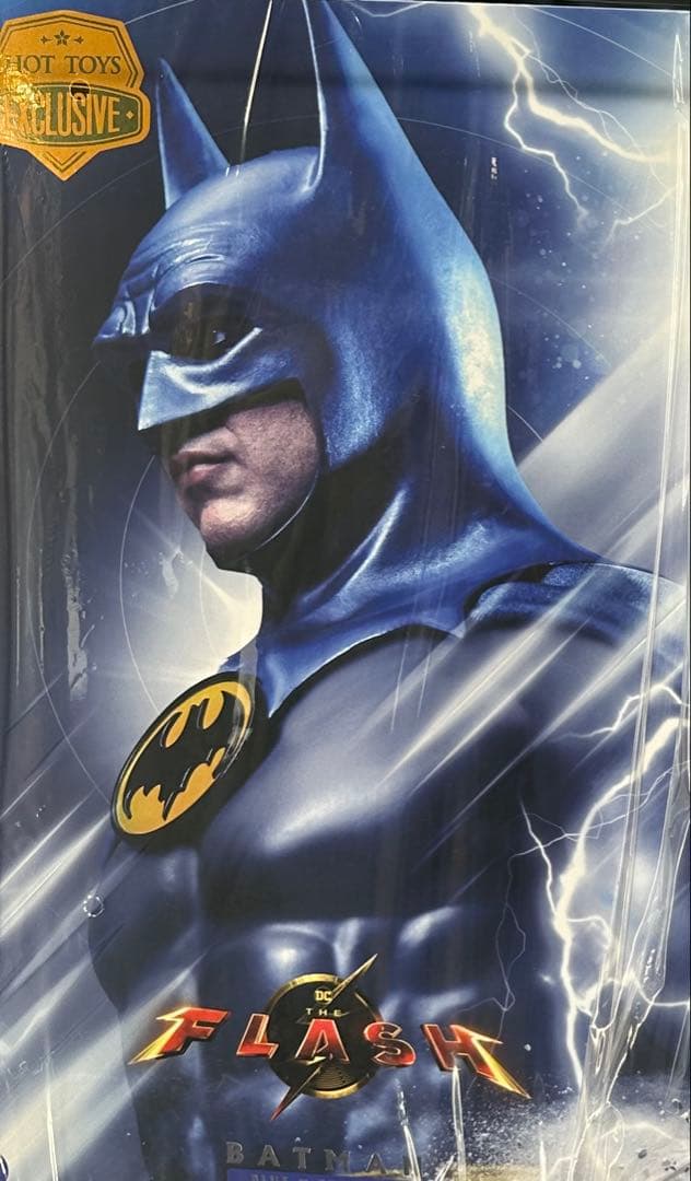 ザ・フラッシュ』1/6スケールフィギュア バットマン（ブルー＆グレー