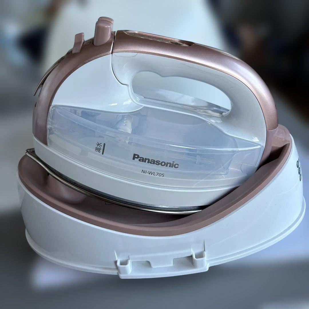 Panasonic コードレススチームアイロン NI-WL705 ピンクゴールド