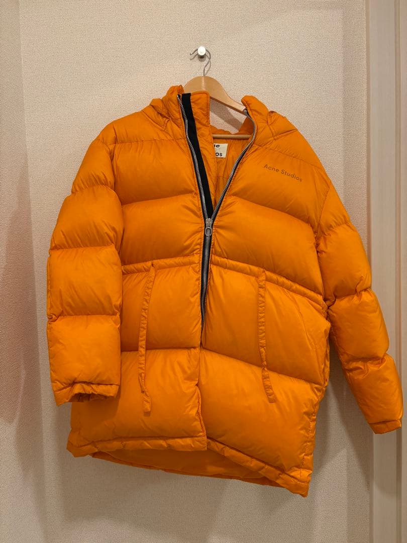 Acne Studios オレンジ ダウンジャケット Acne Studios Padded Jacket - Pumpkin Orange | Garmentory