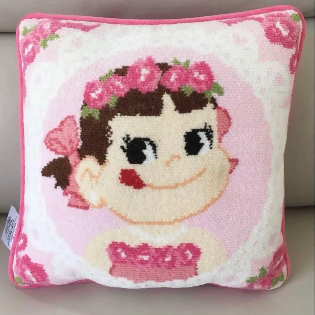 ペコちゃん　シュニール織タオル・クッション　レア商品 BE5554DC039152_thumb.jpg