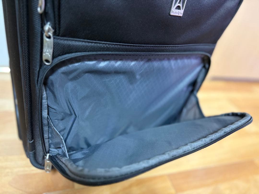 Travelpro FlightCrew4 18インチRollaboard® - メルカリ