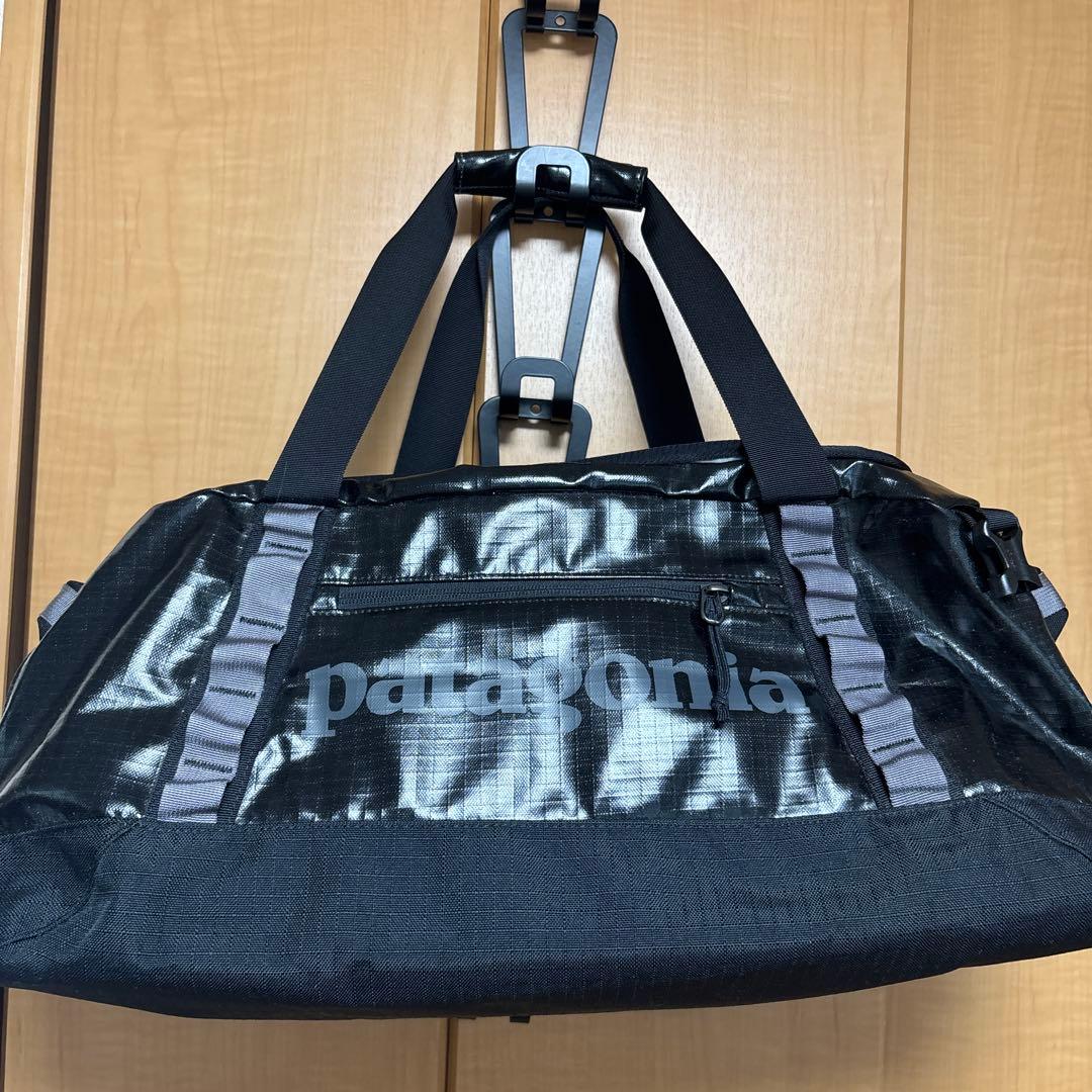 patagonia ボストンバッグ ブラック 45ℓ
