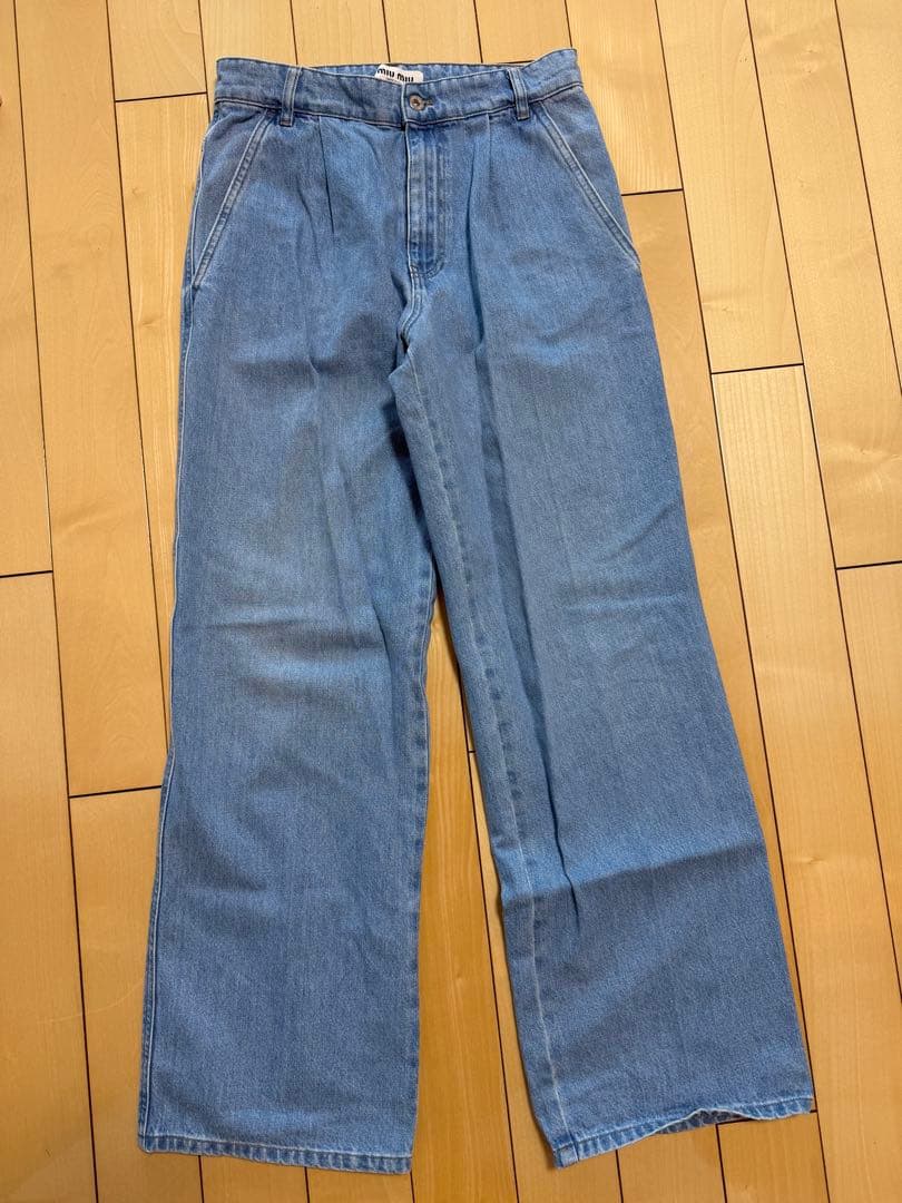 miu miu ライトブルーデニムパンツ
