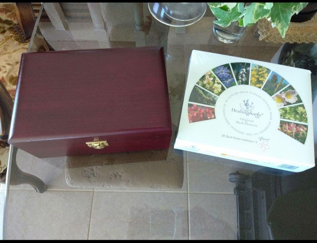 【01/2036】フラワーエッセンスのフルセットと専用木箱♪ヒーリングハーブス社