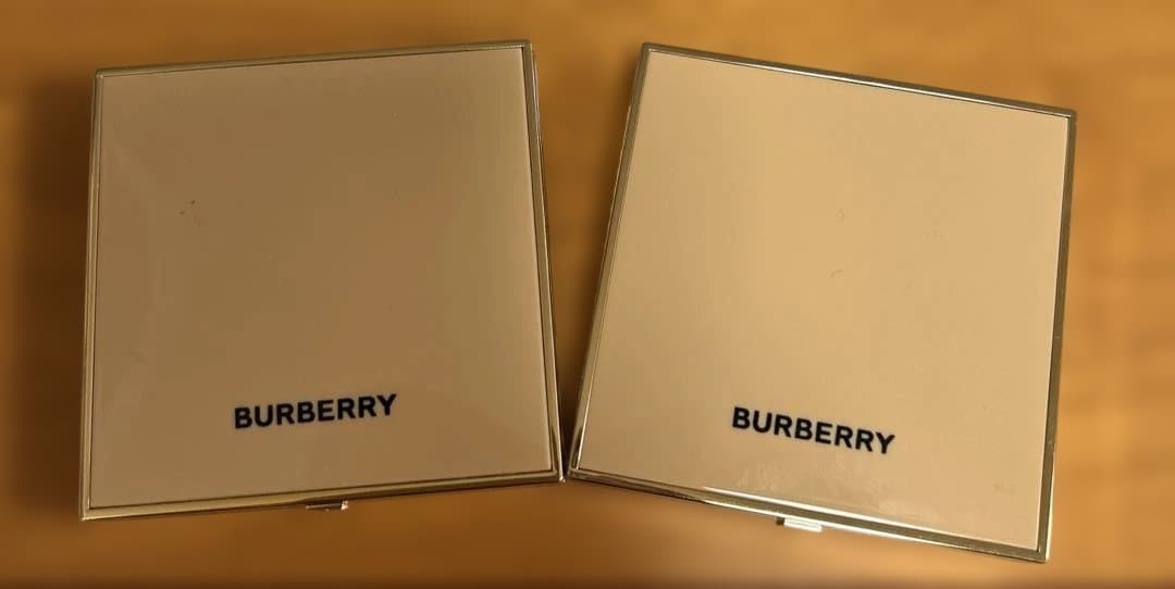 バーバリー　アイクアッド　アイシャドウ　02 ダスティキャラメル、05 ダスク