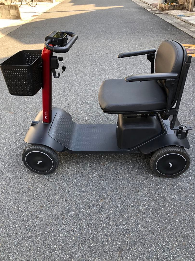 WHILL　Model S　4輪スクーター　電動車いす　　赤色　フルオプション WHILL Model S 4輪スクーター 電動車いす 赤色 フルオプション - メルカリ