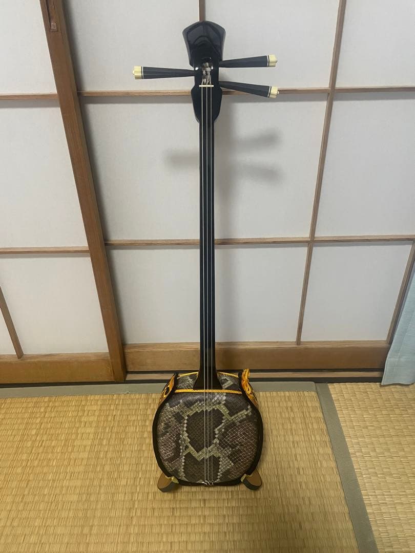 三線 本体 人工革 美品 ケース付き 三線 沖縄 人工革の通販はau PAY マーケット - 輸入雑貨のネットストア
