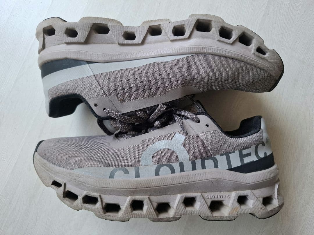 On Cloudmonster グレー 半年程使用