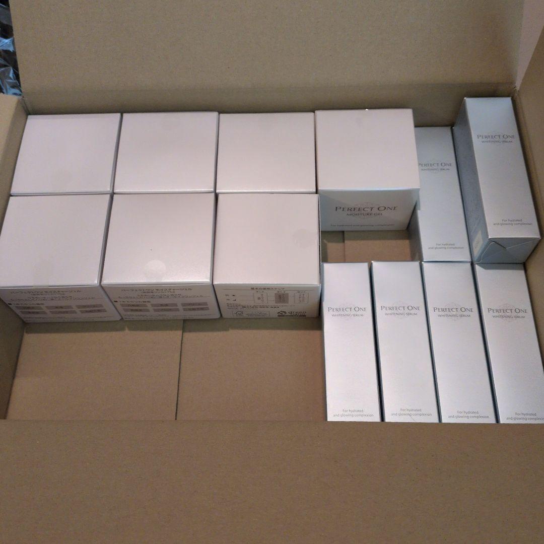 パーフェクトワンモイスチャージェル7個と薬用ホワイトニングセラム7個