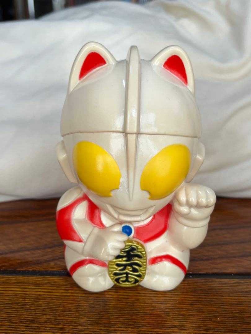 【希少】ウルトラマン／招き猫／まねきねこ／貯金箱