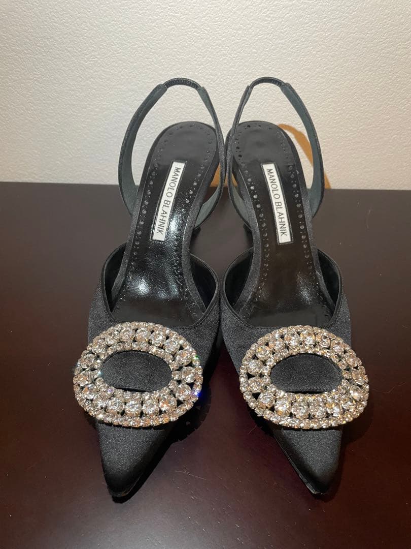 Manolo Blahnik ブラックパンプス クリスタル装飾 MANOLO BLAHNIK（マノロブラニク） パンプス TUBERIANFLAT SUEDE DAIM