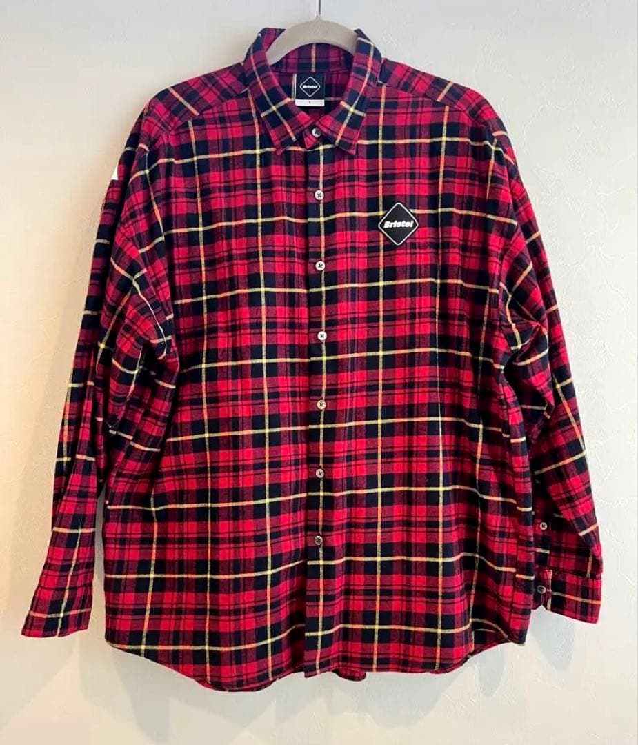 美品エフシーレアルブリストル F.C.Real Bristol ビッグロゴシャツ