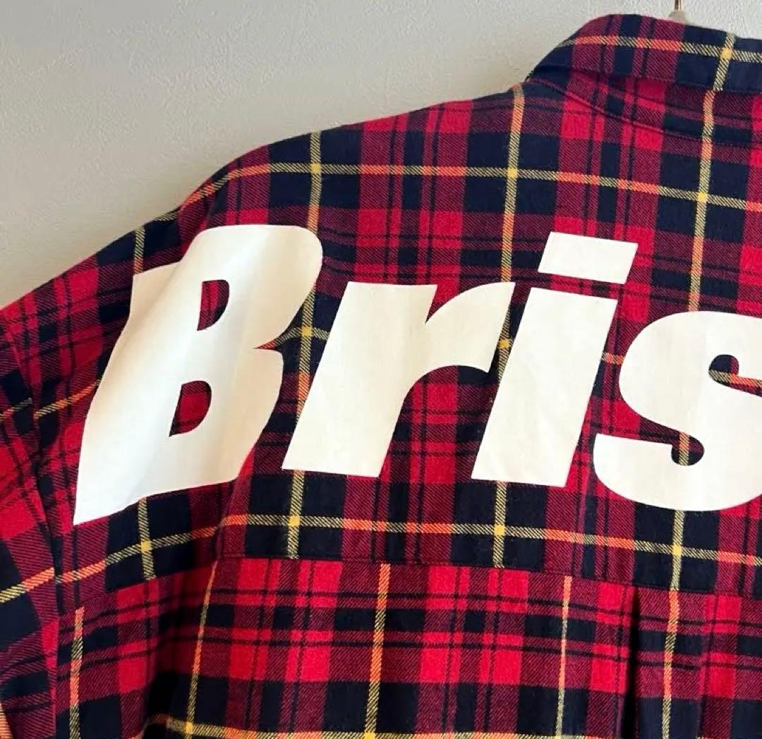 美品エフシーレアルブリストル F.C.Real Bristol ビッグロゴシャツ