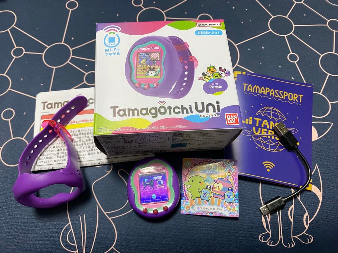 Tamagotchi Uni 紫色 本体と付属品