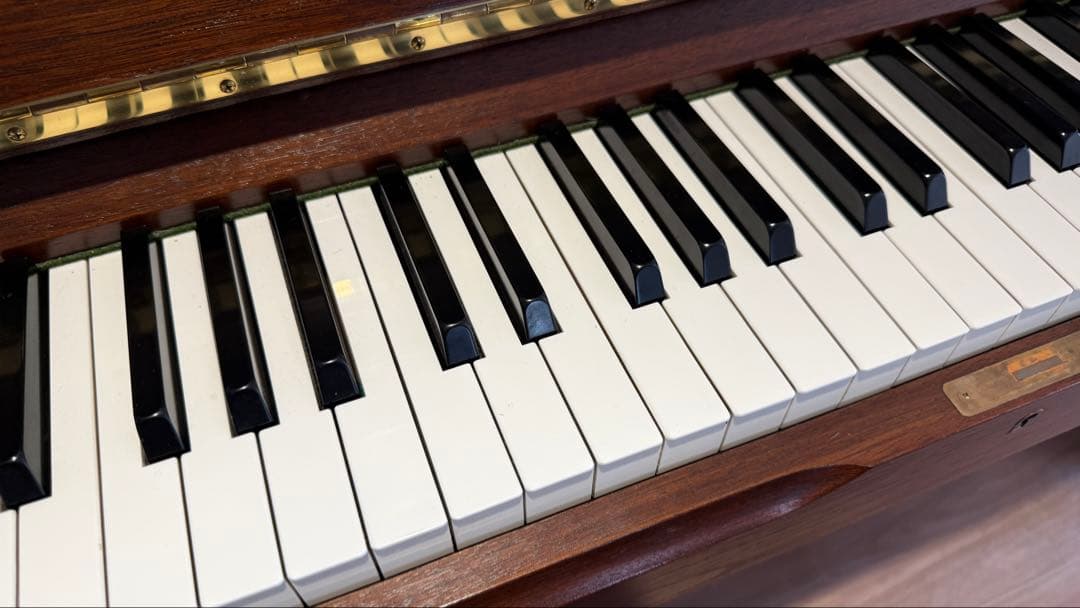 YAMAHA アップライトピアノ W110BW 艶消しウォールナット 猫足 - メルカリ