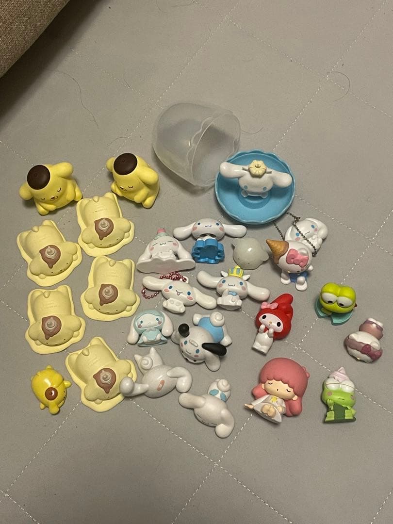 サンリオキャラクター フィギュアとキーホルダーセット