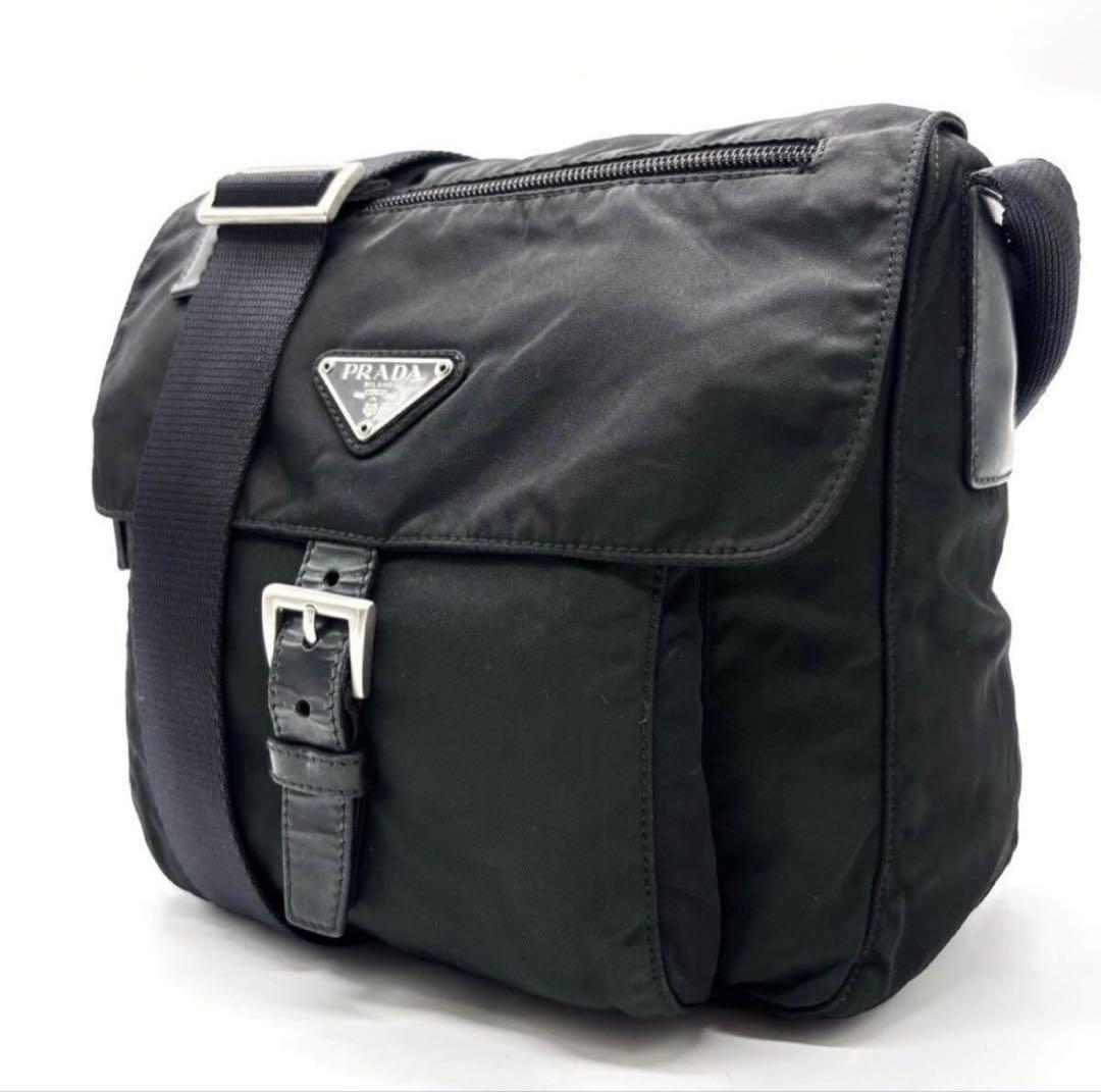PRADA ブラック メッセンジャーバッグ
