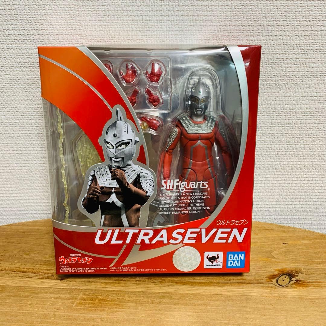 バンダイ　フィギュアーツ　S.H.Figuarts ウルトラセブン　フィギュア