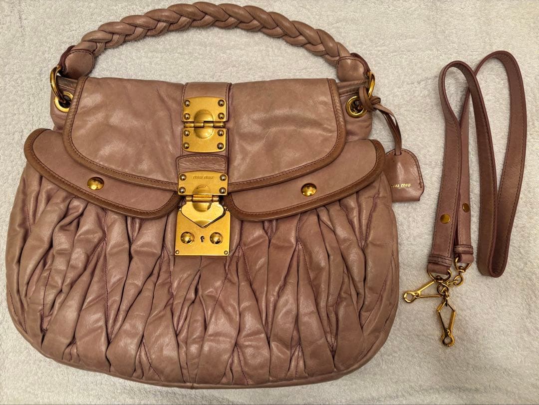 MIU MIU パステルピンク マトラッセ ハンドバッグ