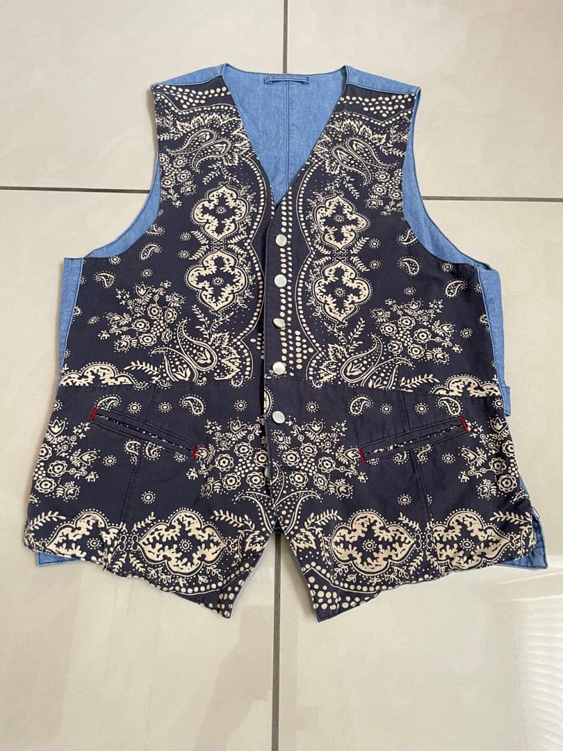 ボーイズマーケット別注オリジナルバンダナ柄ベスト(ENPIRE&SONS)