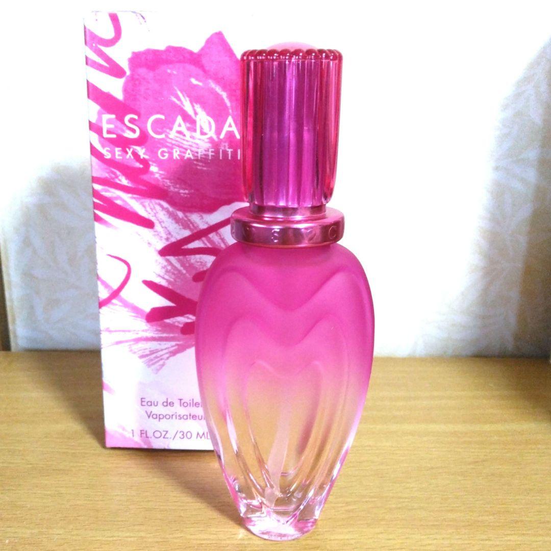 ESCADA エスカーダ　セクシーグラフィティ