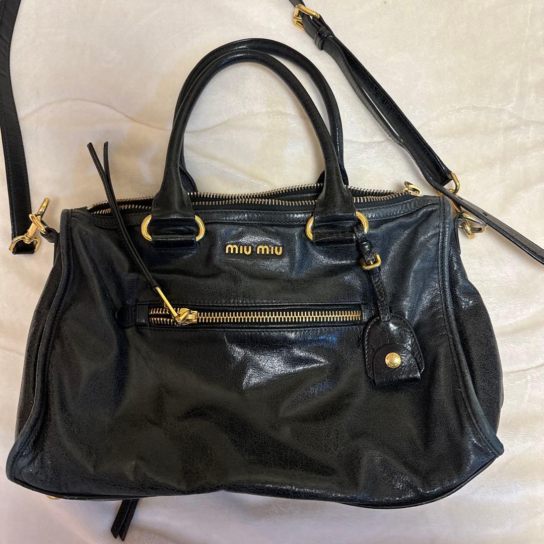 miu miu ミュウミュウ　ハンドバッグ　ショルダー　黒