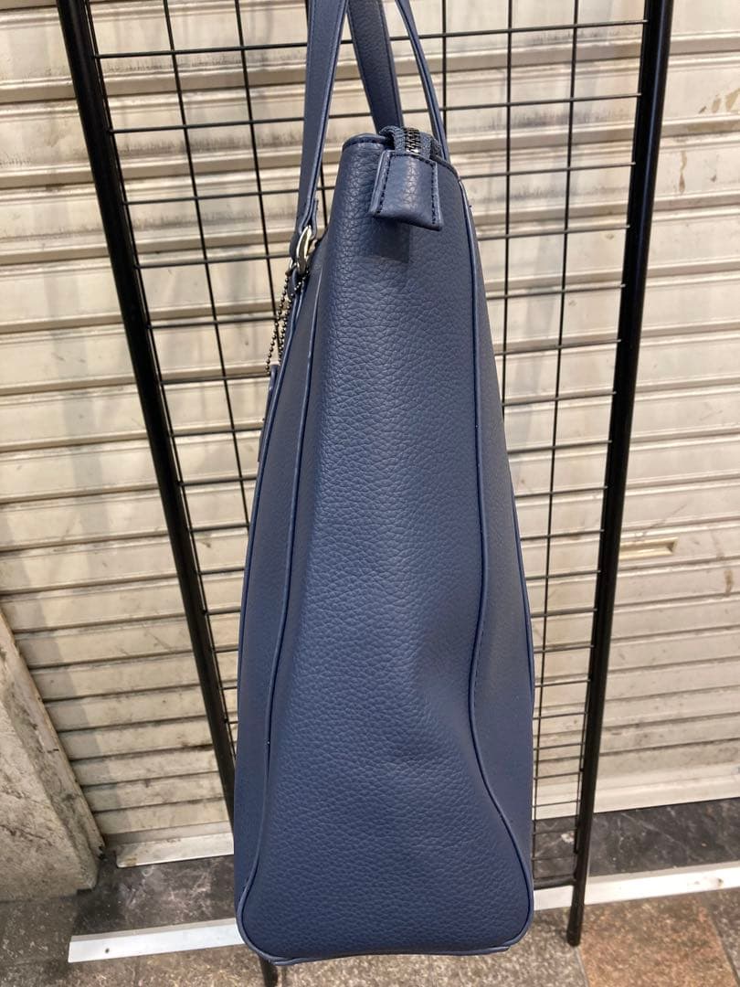 GUSCIO(グッシオ)『新品未使用』《牛革》レザートートバッグ