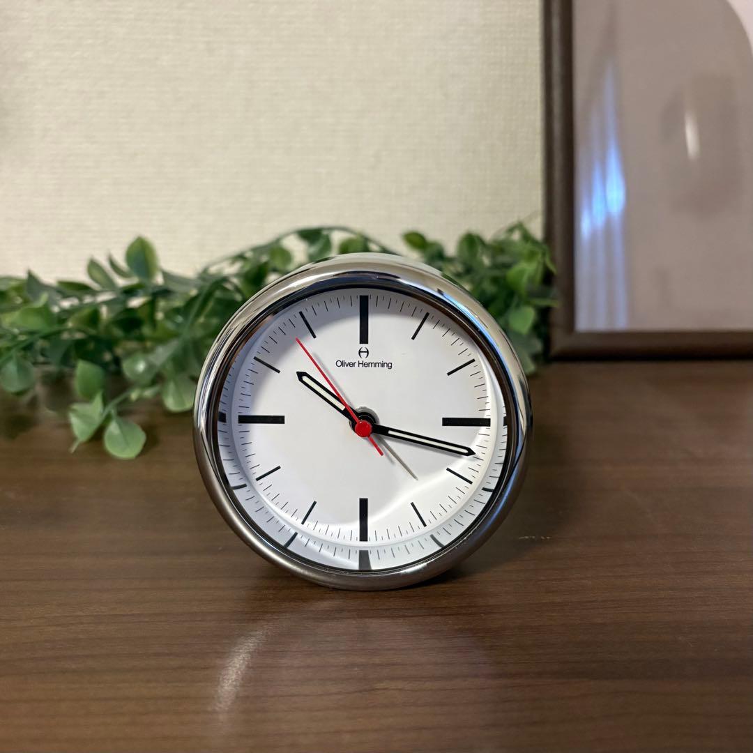 Oliver Hemming アナログ置時計
