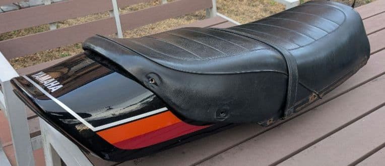 GX250最終型純正シート - メルカリ