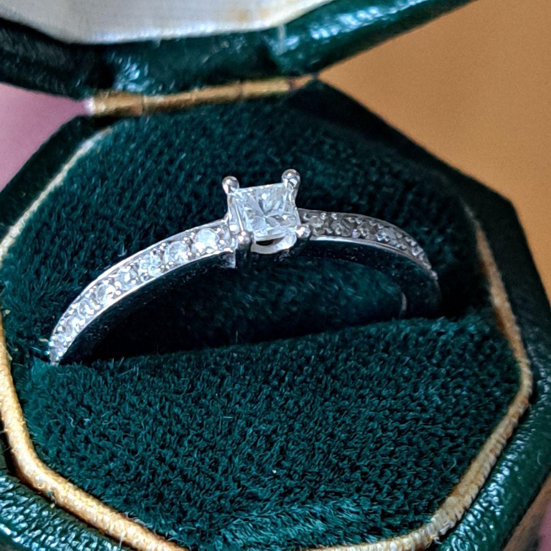 ダイアモンド　18kホワイトゴールドリング